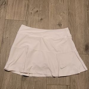 NIKE TENNIS SKORT